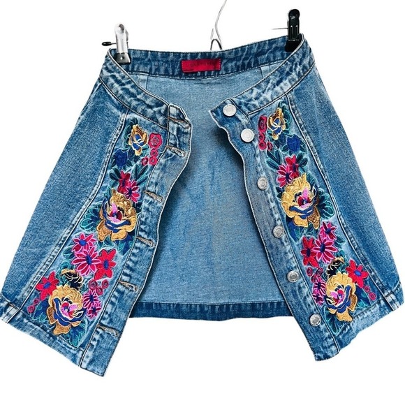 Signature 8 Denim Mini Skirt SZ S Blue Button Up Boho Hipster Floral Embroidered - Picture 3 of 8
